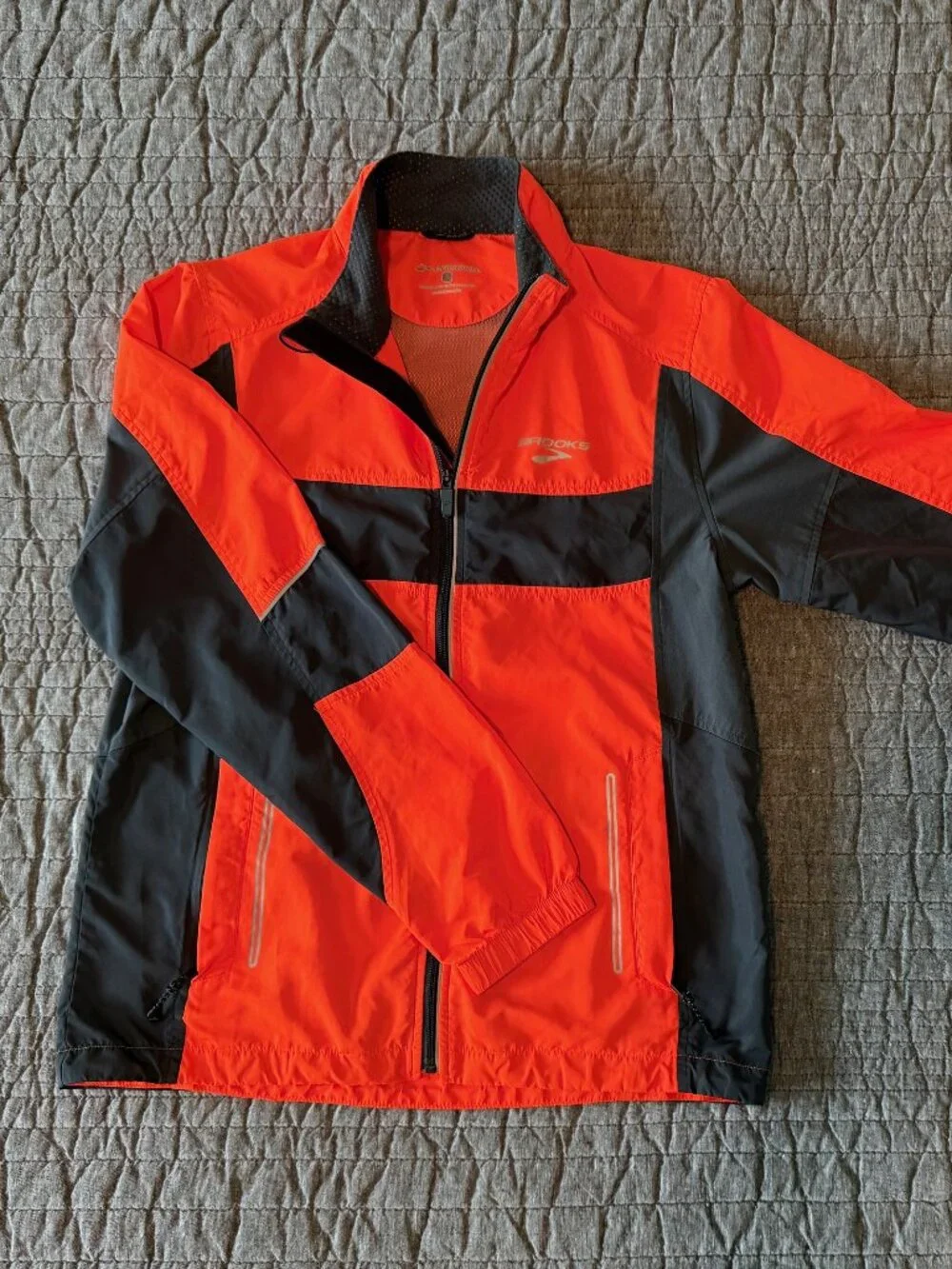 Brooks Running Jacket - Picture 1 of 7